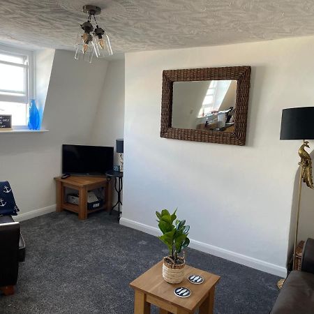 The Loft- Relaxing Flat Only Seconds From The Beach. Daire Weymouth