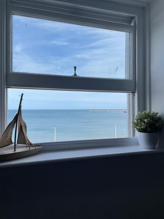 The Loft- Relaxing Flat Only Seconds From The Beach. Daire Weymouth